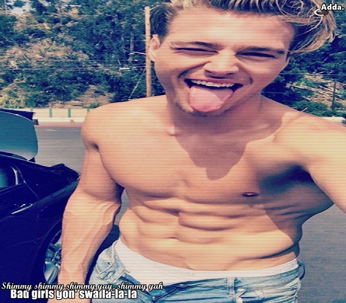 》Auuuuuuuuu, ce rea. Mi se face chef de alte alea.......... nu trebuia sa faci asta=)))). - SO1xE02 Popped pills n u smoke