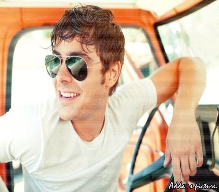 》Mă simt muuuuuuuuult prea bineee. *îl lasă jos de aproape-l dărâmă și dă palme la + - SO1xE02 Popped pills n u smoke