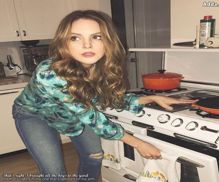 》*îl pupă pe nas* Nu știu încă, rămâne să vedem, mai stăm la party, vedem unde ajungem + - SO1xE02 Popped pills n u smoke