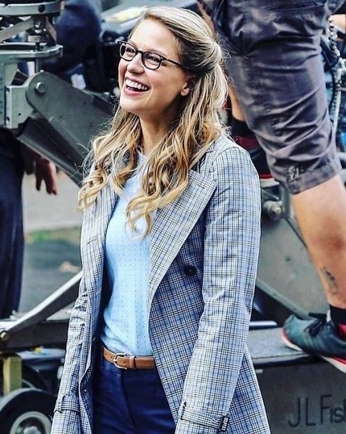 ⤑ᵖᶤᶰᵏĿЄ♏ØИÂÐЄ ┊priveste partea buna..albire a dintilor pe gratis=)))# rade isteric si nu( - SO1xE02 Popped pills n u smoke