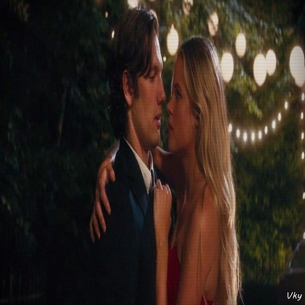 ▬ Cand se ridica ea, se dezechilibreaza el si o cuprinde in brate ip ca sa nu pice amandoi. Se - SO1xE02 Popped pills n u smoke