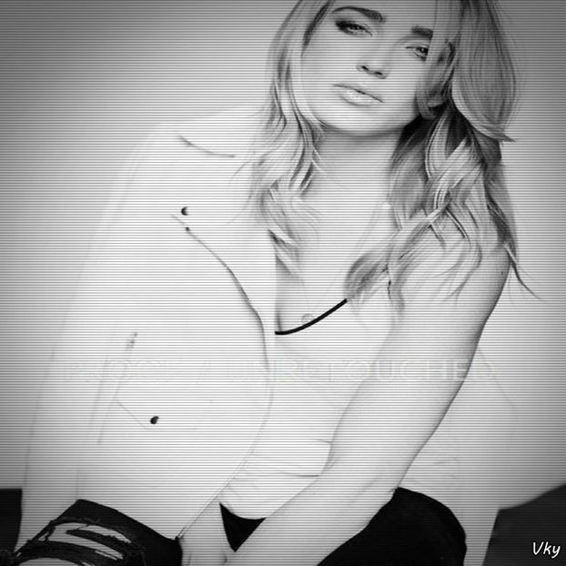 ▬ Il prinde cu mana de mostenire si se baga in el facand ochii mari. ❝N... nu aici...❞=))))))) - SO1xE02 Popped pills n u smoke