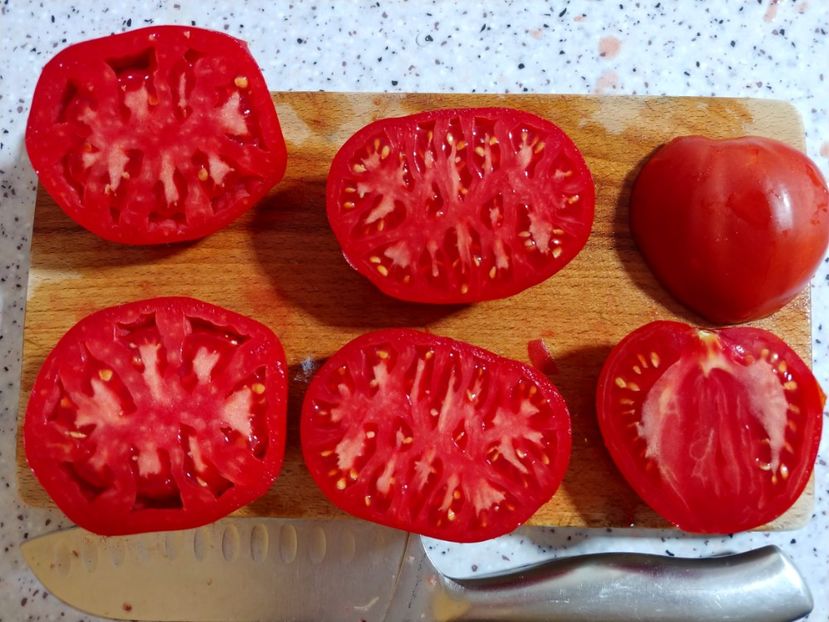 BULL HEART KRASNOE UKR  (9) - BULL HEART RED UKRAINA-2 VARIETĂȚI