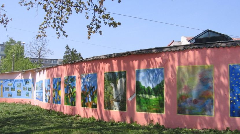 Saturn, perete cu picturi murale - 2009