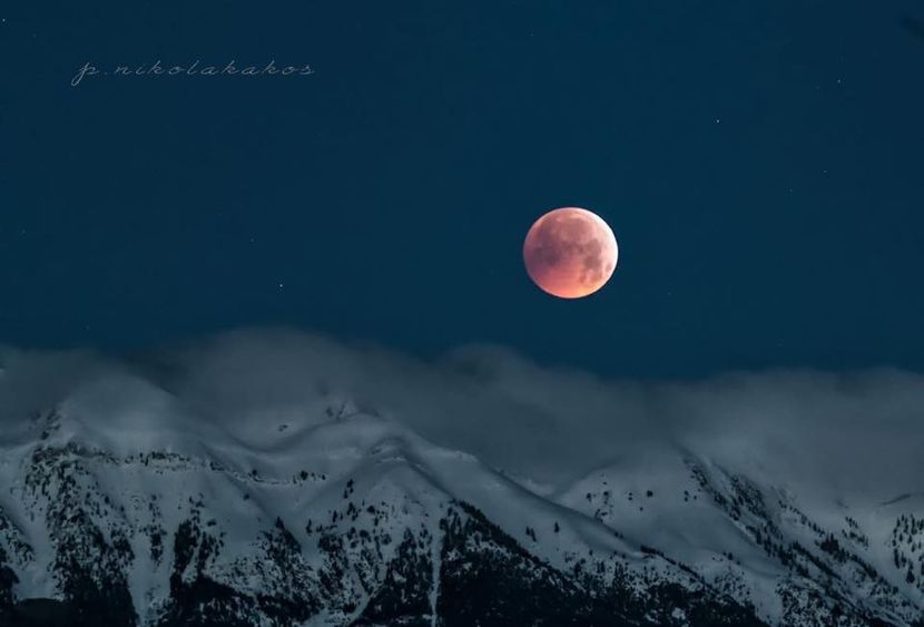 Eclipsa totala de Luna in Leu, Grecia - Luna - Soarele si norii - 1