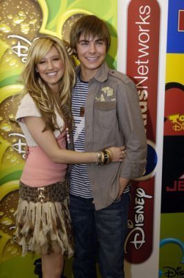 Zashley-zac-efron-and-ashley-tisdale-551842_266_400 - zashley