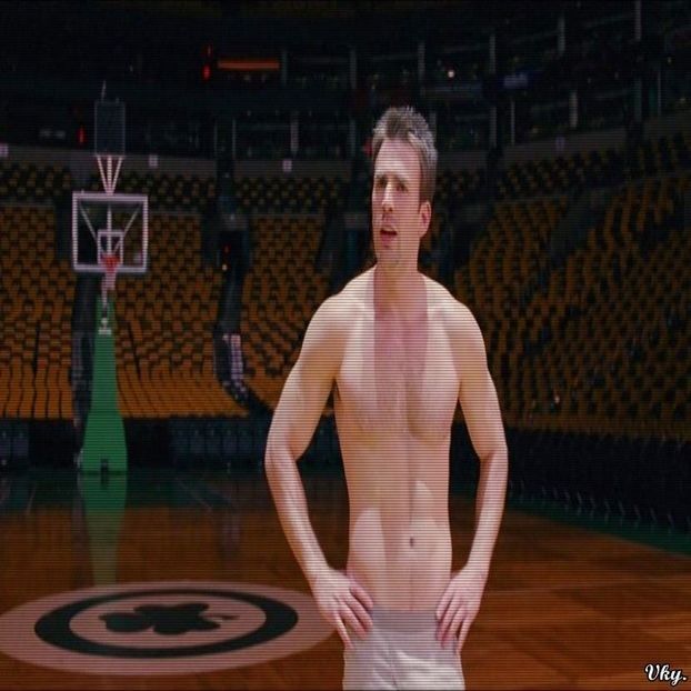 ▬ Iese afara din camin la fel de gol cum era la petrecere si cu o tigara verde in gura, isi duce o - SO1xE04 Cause u are my heaven