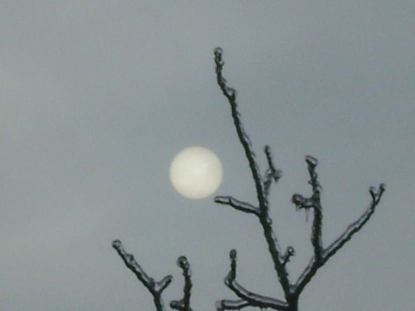 Soare inghetat - Luna - Soarele si norii - 1