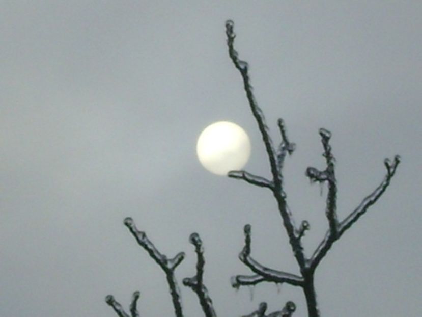 Soare inghetat - Luna - Soarele si norii - 1