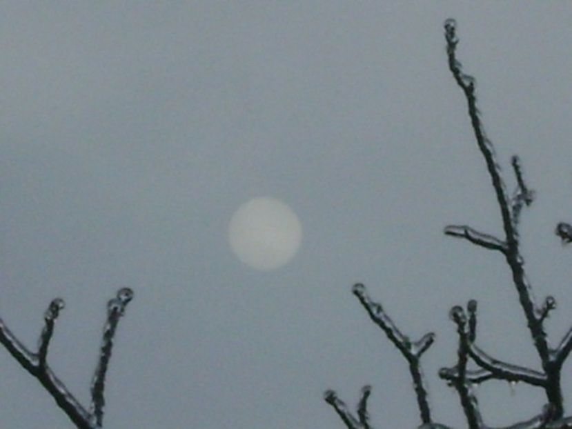 Soare inghetat - Luna - Soarele si norii - 1