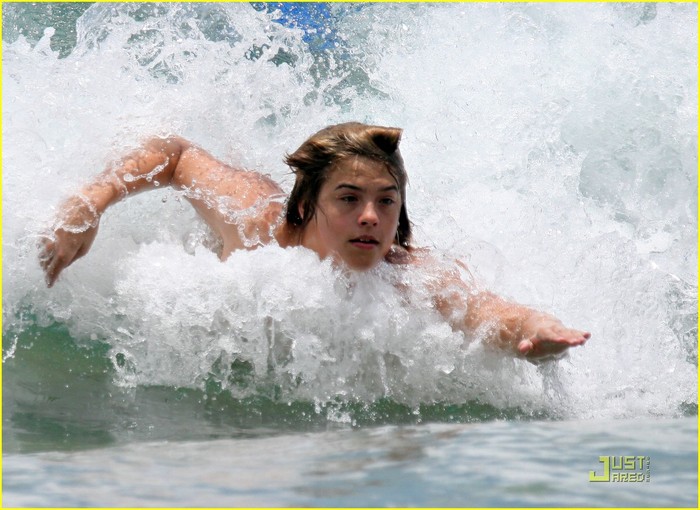 dylan-cole-sprouse-birthday-04[1] - 0-dylan sprouse-0