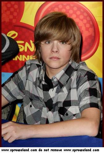 dylansquestions2[1] - 0-dylan sprouse-0