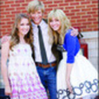 CEHJPASDDIALEGAQFDP[1] - hannah montana the movie