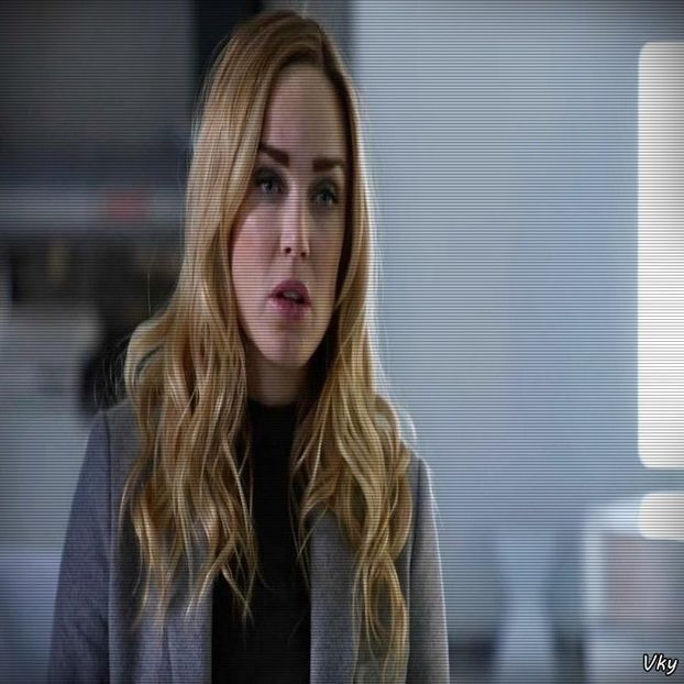 ▬ ❝Degetele mele...❞ Il loveste peste umar.=))))) - SO1xE04 Cause u are my heaven