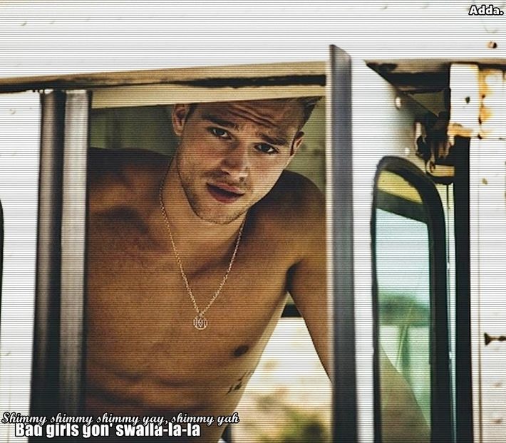 》Asta așa e... *se uită la ea îngândurat* =)))))) - SO1xE04 Cause u are my heaven