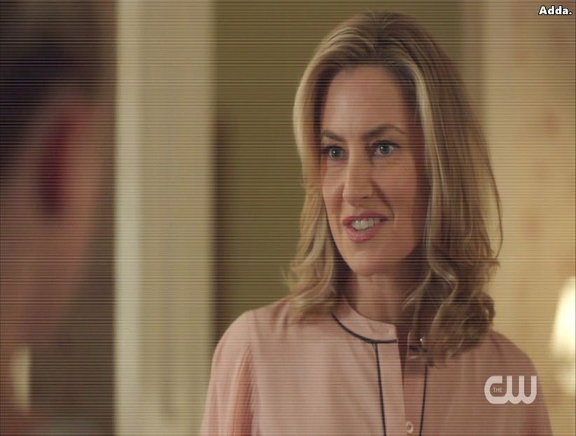 》*se sperie și aproape îi scapă paharul. se uită la ea* Ia vezi, poți? =))))))))))) - SO1xE04 Cause u are my heaven