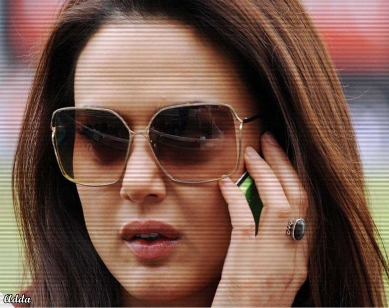 pretty preity 002 - xo - La multi ani Preity Zinta