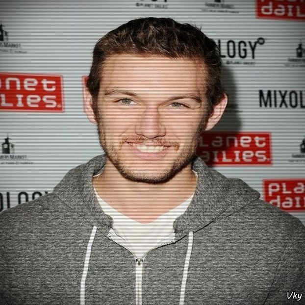 ▬ ❝Ar trebui sa nu ma crezi.❞ Rade.=))) - SO1xE04 Cause u are my heaven