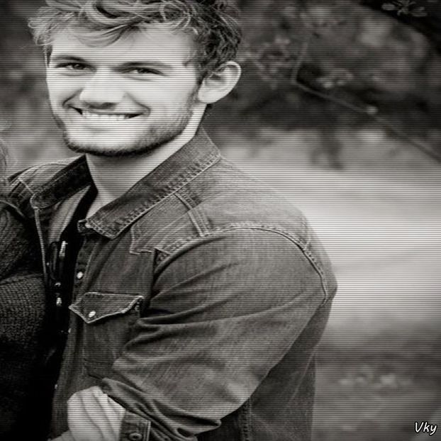 ▬ ❝Nu fac nimic altceva, daca nu imi dai voie ma opresc.❞ Inca o pupa pe gat si - SO1xE05 Dressing up the truth