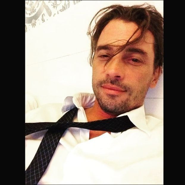 ▬ ❝Nu sunt profesor aici. Asa ca nu ma mai domni.❞ Surade si se uita la ea, dupa isi da seama ca nu - SO1xE05 Dressing up the truth