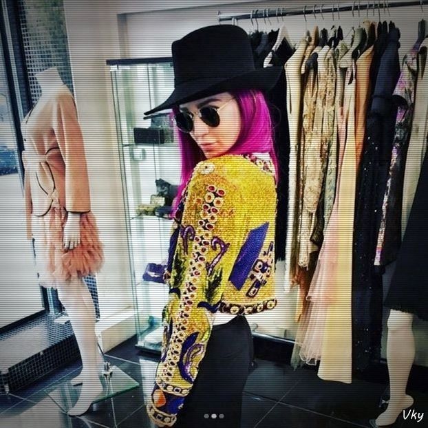 ▬ ❝Am zis ca mai bine ma gandesc la ele, de facut nu neg ca imi displace.❞=)))) - SO1xE05 Dressing up the truth