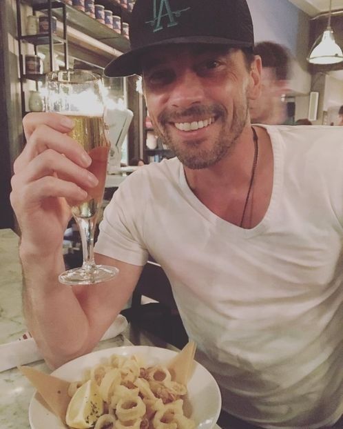 ▬ ❝Aveam nevoie, dar acum m-am lamurit si nu cred ca mai are importanta.❞=))))) - SO1xE05 Dressing up the truth