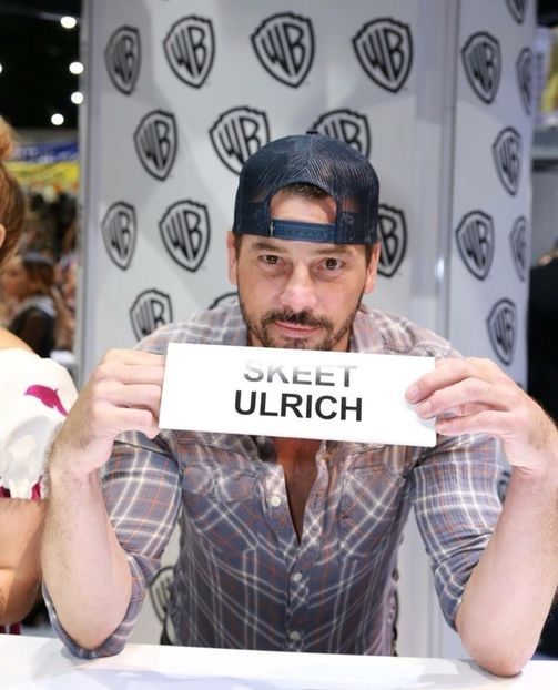 ▬ ❝E mult mai bine sa fi liber, poti sa faci ce vrei.❞ Surade=))))) - SO1xE05 Dressing up the truth