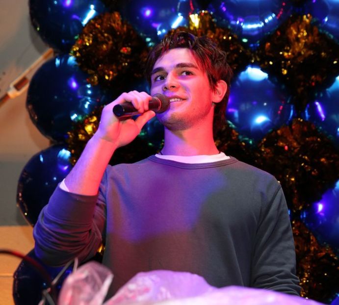 Multumim tuturor celor care sunteti prezenti in seara asta....percutiaaa - episodul 63