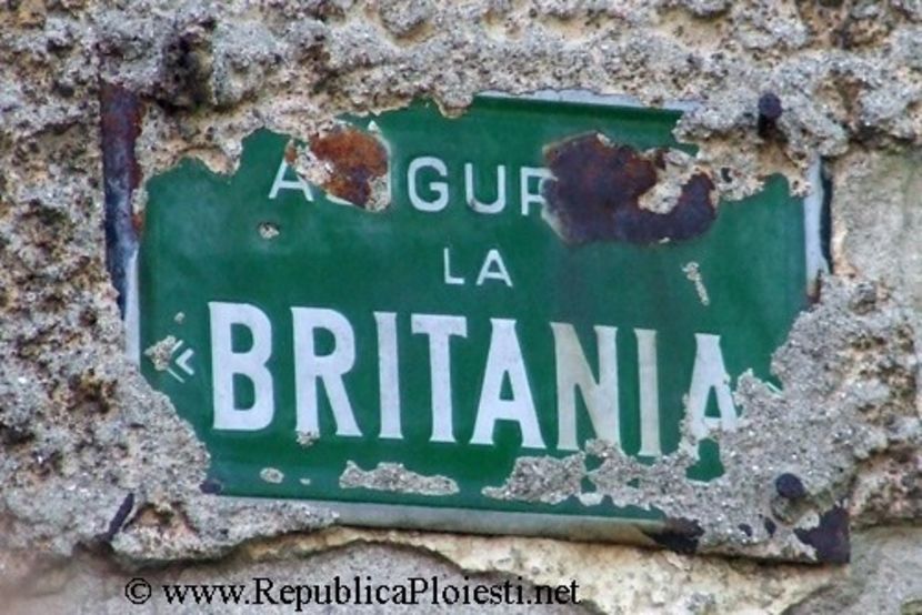 5377262465_61eb1f23aa - Cumpar antichitati si vechituri