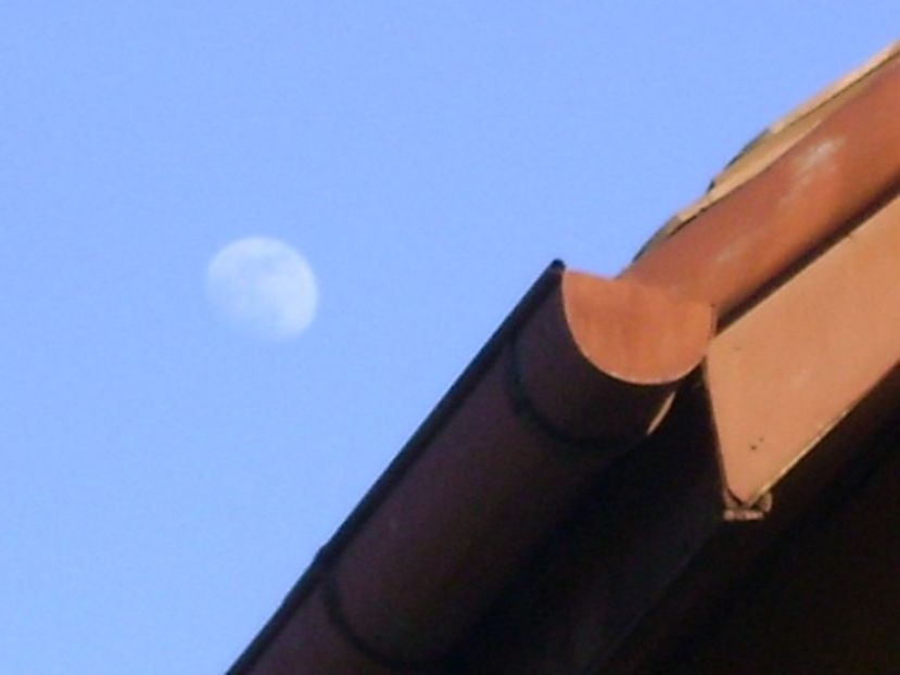 Luna in crestere in Rac - Luna - Soarele si norii - 1