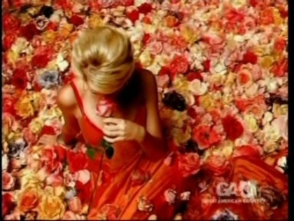 Our-Song-taylor-swift-5365093-380-285 - Videoclipuri