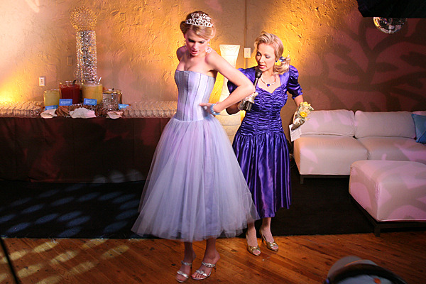 taylor_swift_prom_002-x600 - Videoclipuri