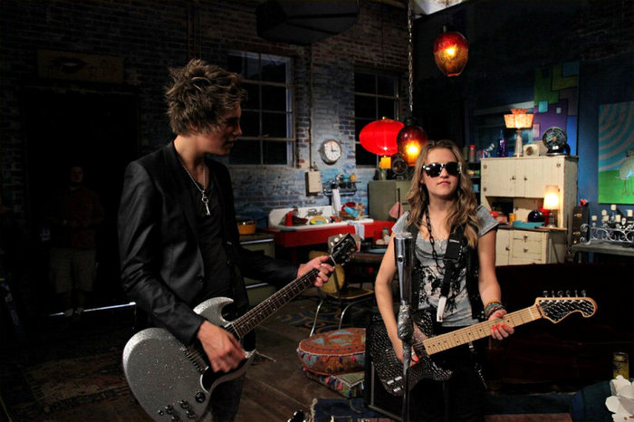 00026667 - Videoclipuri