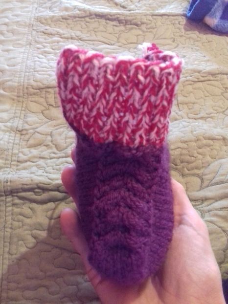 Botosei cu torsade si elastic englezesc pentru bebelusi - Tricotaj - Lucrarile mele