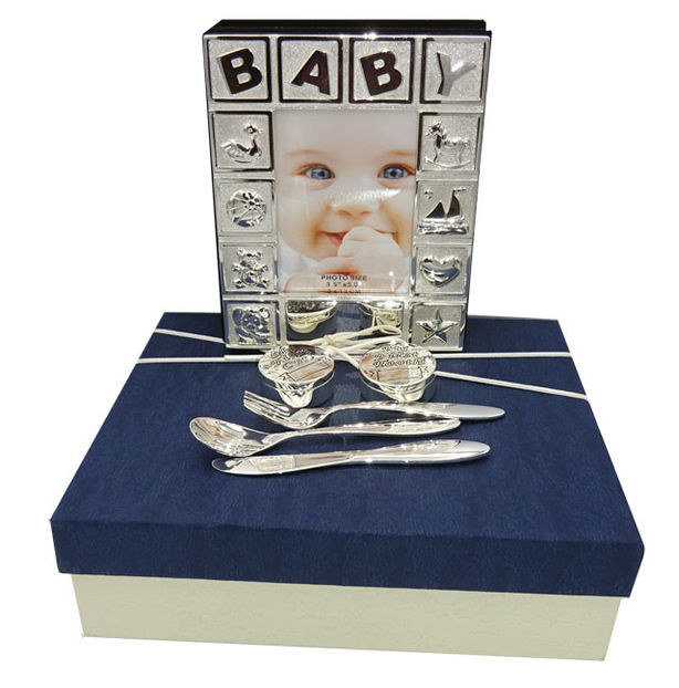 album-foto-argintat-set-tacamuri-cutiute-mot-dintisor-baietel (1) - Cadouri de botez pentru bebelusi