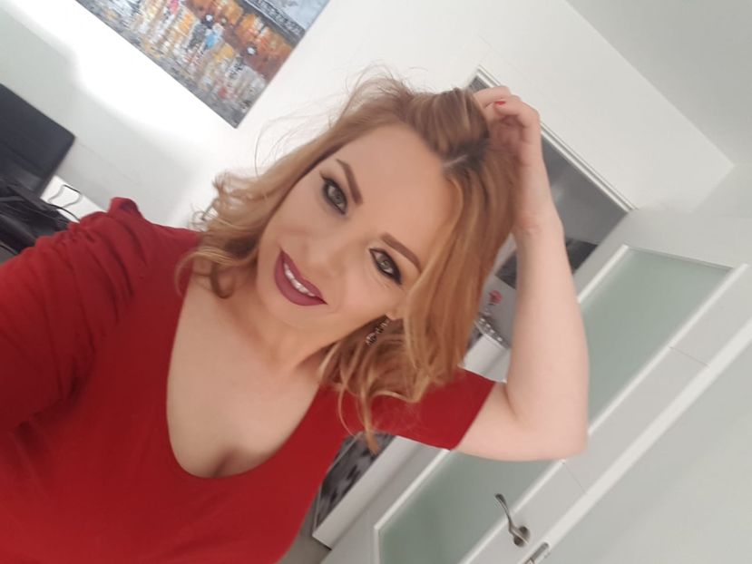 18B404DE-6BE1-4D8D-B47D-4EE92C4A7CB9 - Flori