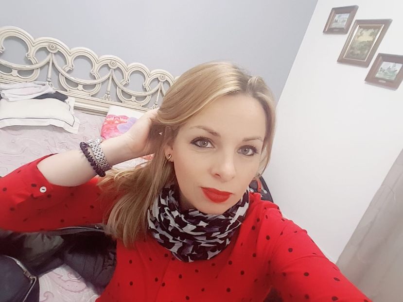 19D2C05B-FF67-4D9E-B26C-8B96C637618F - Flori