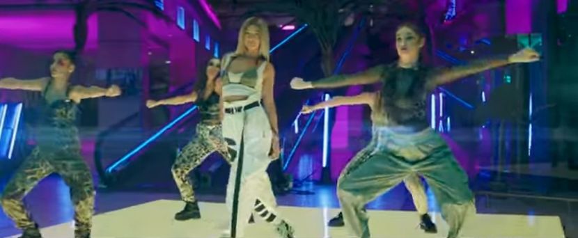 bandicam 2019-03-05 19-53-39-292 - A - Love Lover