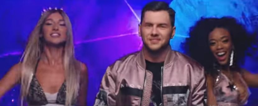 bandicam 2019-03-05 19-53-44-649 - A - Love Lover