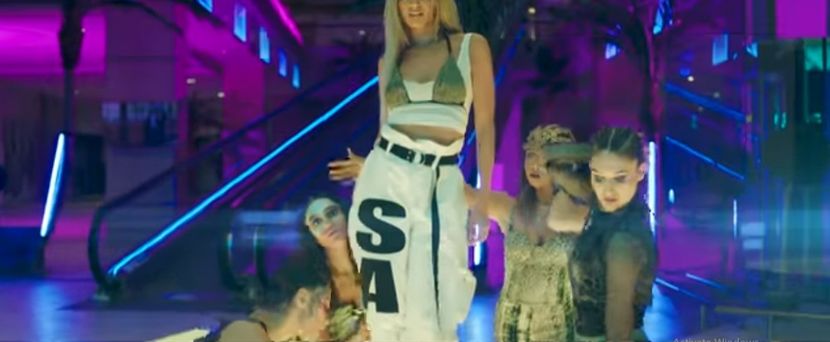 bandicam 2019-03-05 19-54-34-352 - A - Love Lover