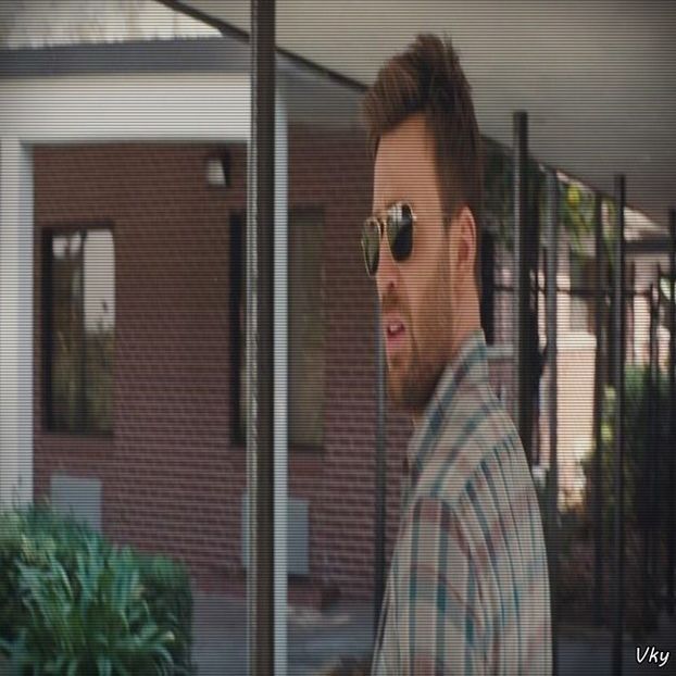 ▬ Fuge dupa ea si o prinde din urma. ❝Nu la asta m-am referit.❞:(=))))) - SO1xE06 To the moon and back