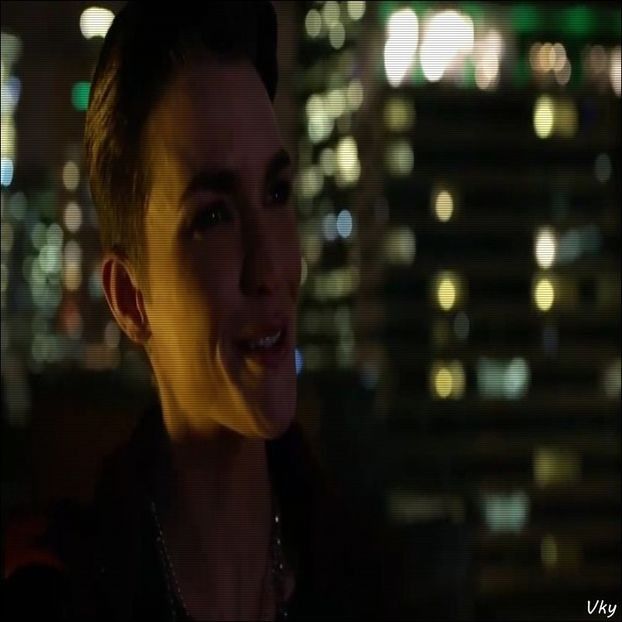 ▬ Se uita la Tom si Cate, apoi o spune fara sa vrea. ❝Oare o sa vrea sa danseze si cu mine - SO1xE06 To the moon and back