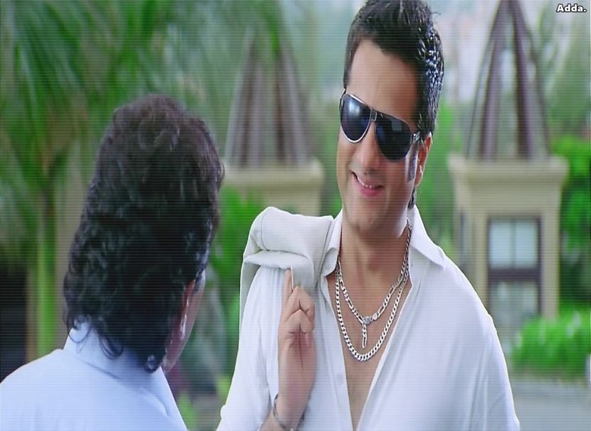 》*se ridică și-și pune IP sacoul pe spate, ținându-l, cu cealaltă mână o ia pe ea de mână + - SO1xE06 To the moon and back