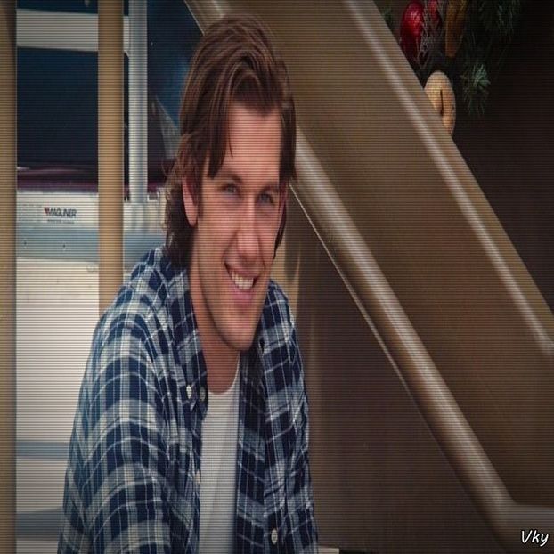 ▬ ❝Atunci asta fac.❞ O cuprinde in brate si danseaza cu ea acolo unde - SO1xE06 To the moon and back