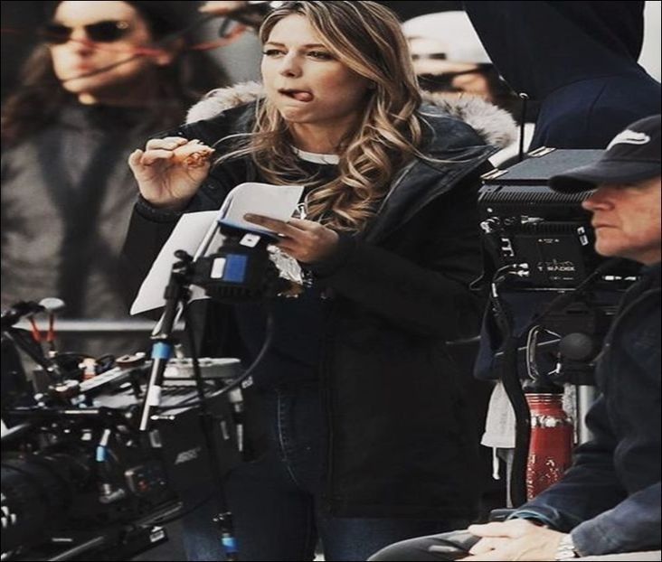 ⤑ᵖᶤᶰᵏĿЄ♏ØИÂÐЄ ┊chiar si mai multe motive pt intalnirea aia=))# face pirueta si vine(click - SO1xE06 To the moon and back