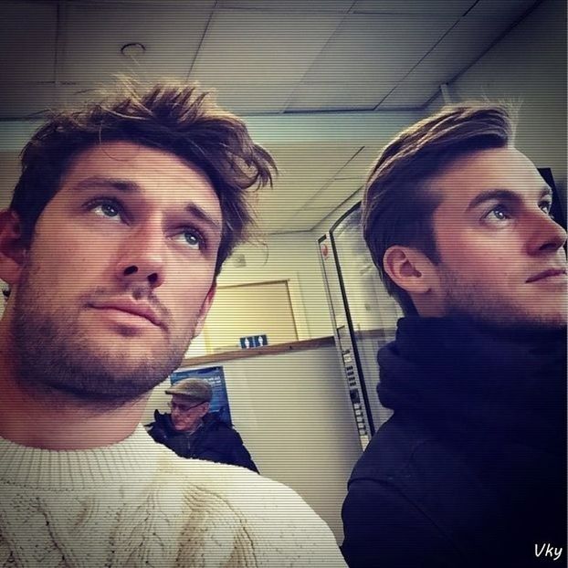 ▬ ❝Putin mai sus, doar putin.❞ Se abtine sa nu rada.=))))))) - SO1xE07 I said I catch u if u fall