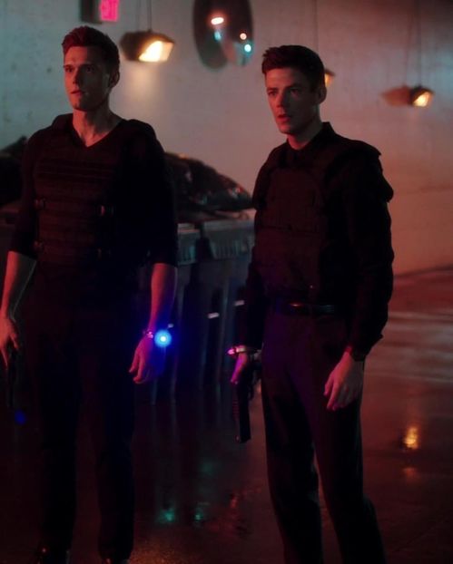 ⤑ᵖᶤᶰᵏĿЄ♏ØИÂÐЄ ┊normal ca sunt al tau..nu esti tu prima mea iubire?=)))))# rade ca(click - SO1xE07 I said I catch u if u fall