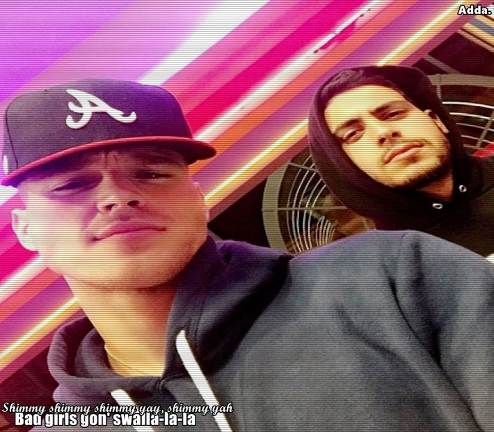 》*o strânge de fwnd, răspunzându-i la sărut*=)) - SO1xE07 I said I catch u if u fall