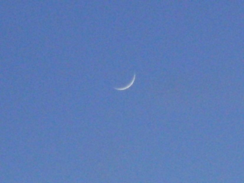 Luna noua in Berbec - Luna - Soarele si norii - 1