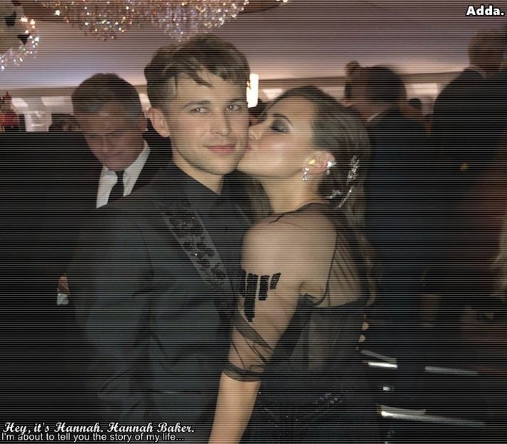 》spre el râzând* Hey, ești ok? *își dă o șuviță de păr după ureche apoi se uită la el și + - SO1xE07 I said I catch u if u fall